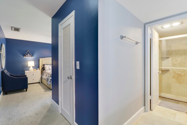 Building Photo - 1700 Presidential Way