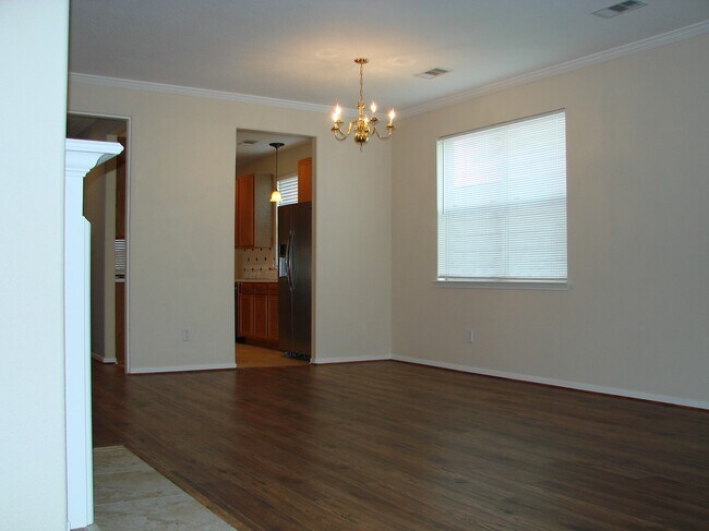 Building Photo - 2910 Blue Dawn Dr