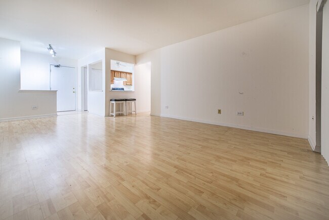 Building Photo - 2226 S Goebbert Rd