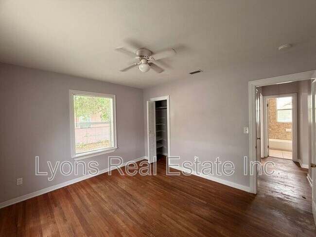 Building Photo - 2114 Dora St