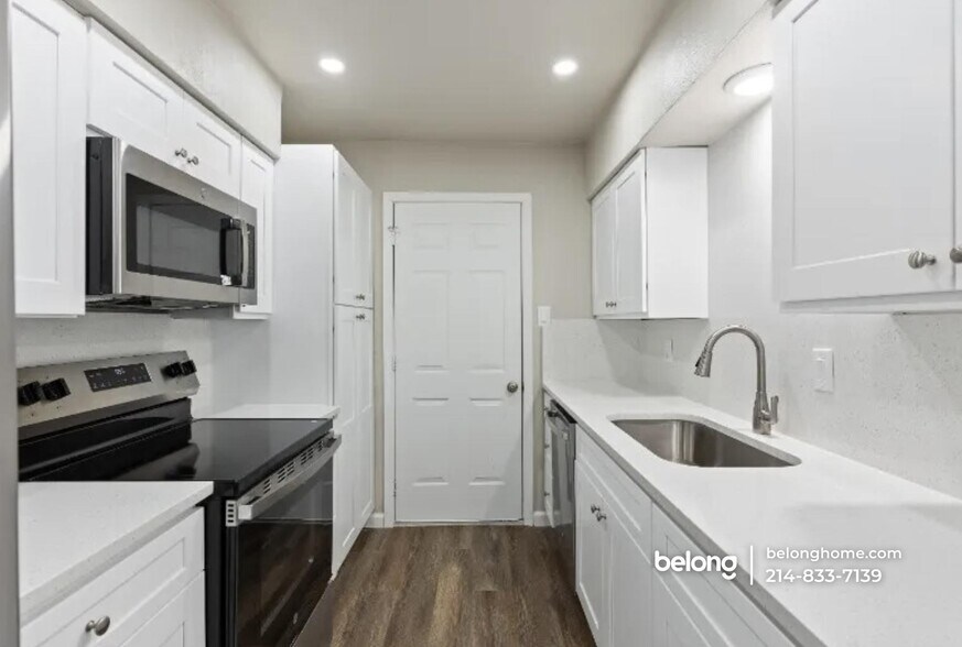 Building Photo - 819 Wateka Way