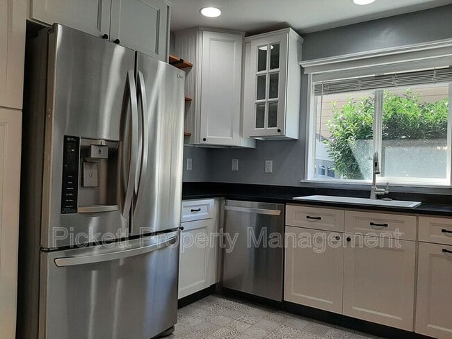 Building Photo - 11027 Pansy Pl NW