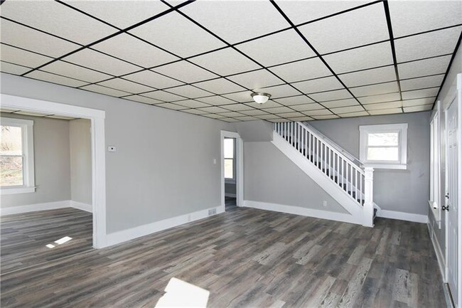 Building Photo - 9691 Bellcrest Rd