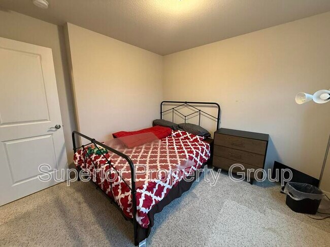 Building Photo - 2865 Endive Dr
