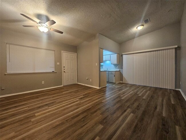 Building Photo - 6715 Sandshof Dr