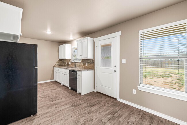 Building Photo - 4212 E 64th St