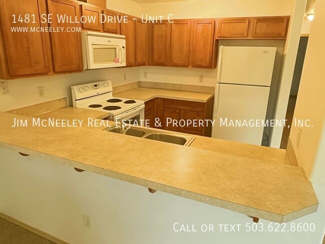 Building Photo - 1481 SE Willow Dr