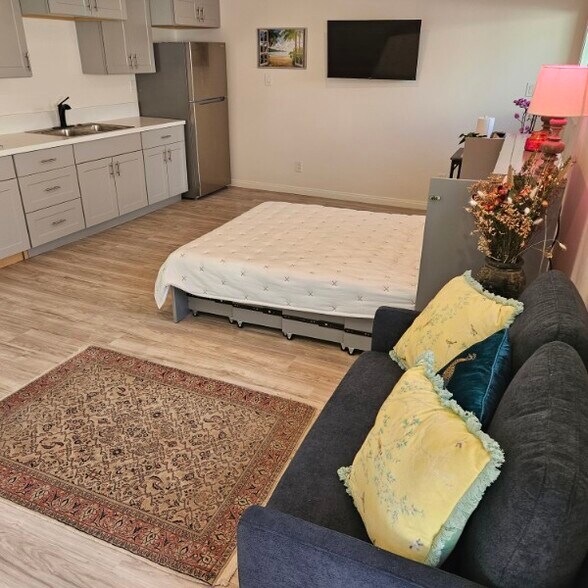 Building Photo - 4510 Willens Ave