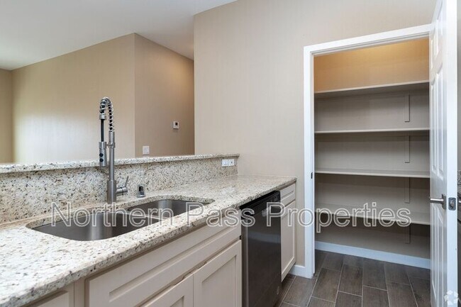 Building Photo - 9779 McCombs St