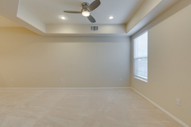 Building Photo - Manhattan Condo - South Las Vegas Blvd.