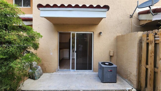 Building Photo - 8252 NW 6th Terrace