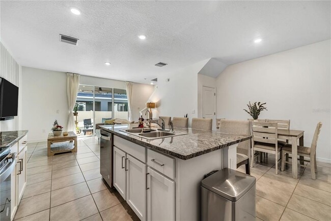 Building Photo - 2916 Peony Pr Ln