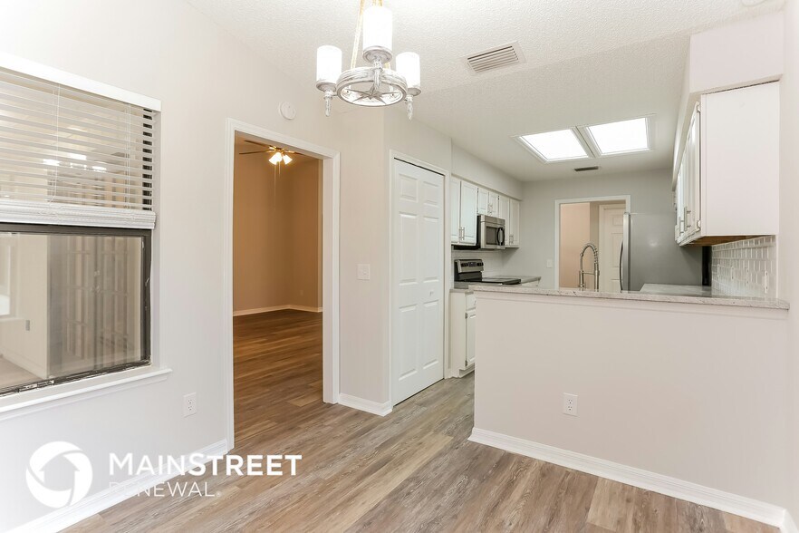 Building Photo - 8891 Ivymill Pl N