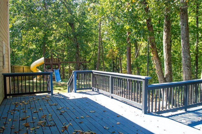 Building Photo - 1930 Oak Ridge Ct