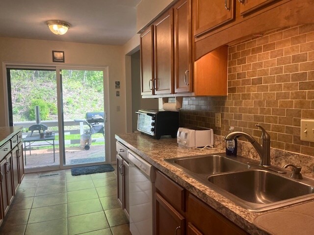 Building Photo - 306 Springwater Ct
