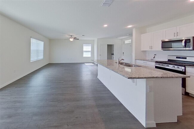 Building Photo - 32150 Katelin Cir