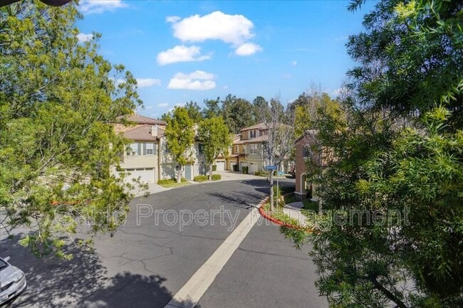 Building Photo - 28279 Canterbury Ct