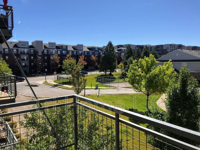 Building Photo - 10184 Park Meadows Dr
