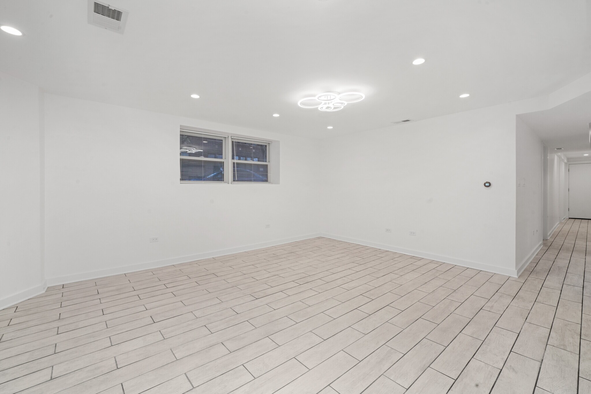 Building Photo - 2203 W Giddings St