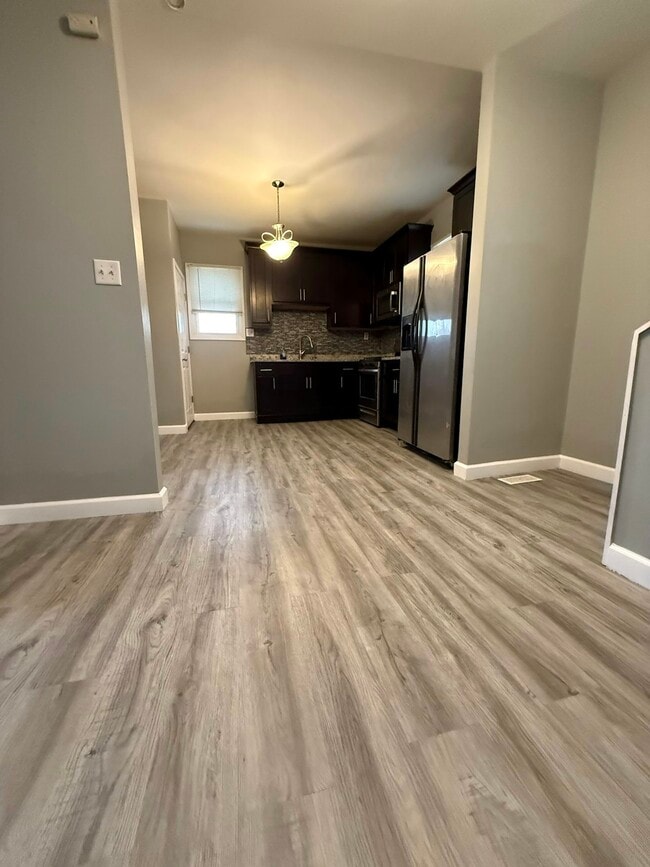 Building Photo - 3216 Wallace Ave