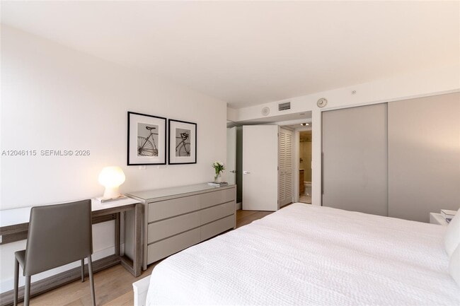 Building Photo - 5757 Collins Ave