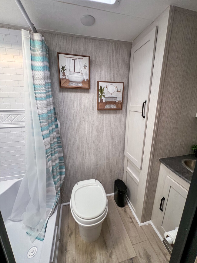 Building Photo - 7570 Buchanan St