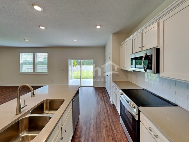 Building Photo - 237 Onate Cir