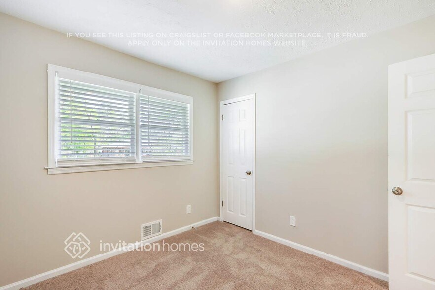 Building Photo - 4378 Chelou Dr