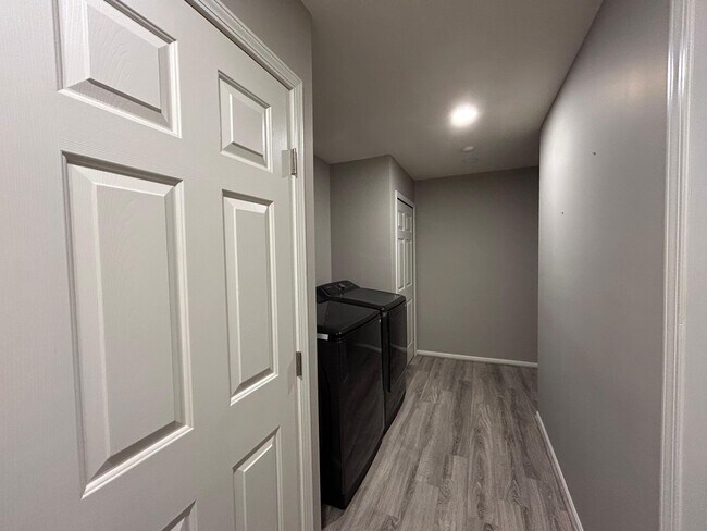 Building Photo - 4035 Cornerstone Dr