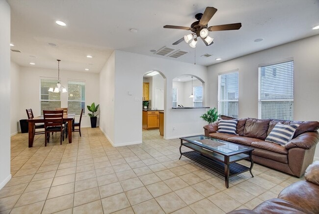 Building Photo - 7439 Hollister Spring