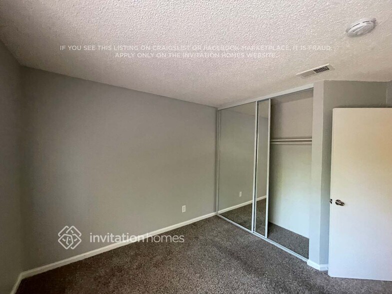 Building Photo - 724 Sandy Brook Ct