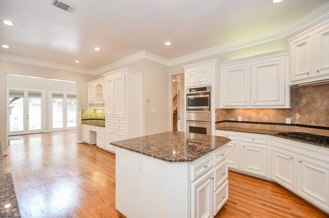 Building Photo - 7626 E Jordan Cove