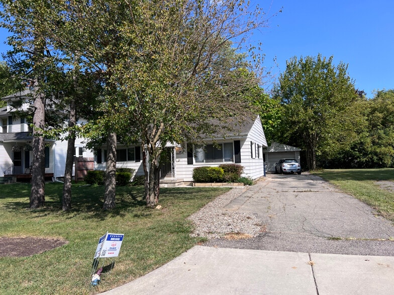 Primary Photo - 3335 Springbrook St
