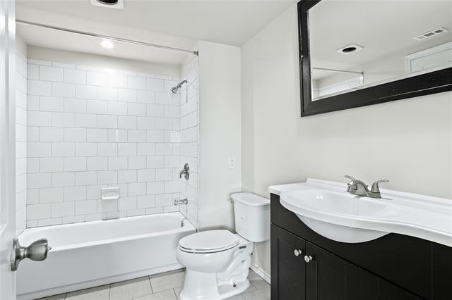 Building Photo - 2200 Seville Ct