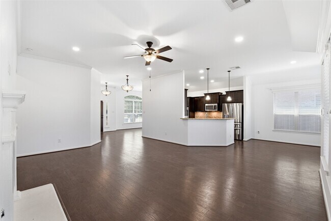 Building Photo - 212 Fallow Buck Ct