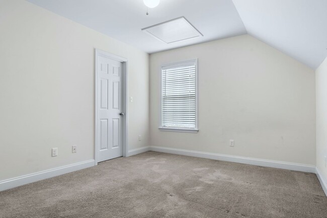 Building Photo - 112 Senah Dr