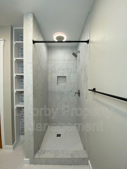 Building Photo - 318 Williams Dr