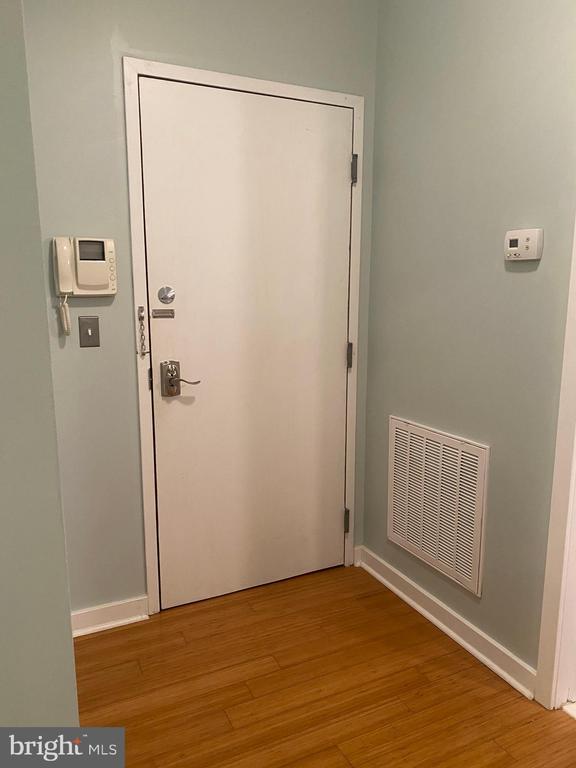 Building Photo - 4742 Pine St