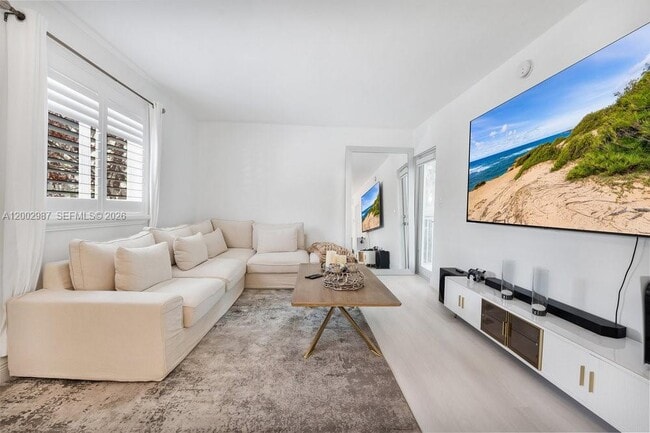 Building Photo - 240 Galen Dr