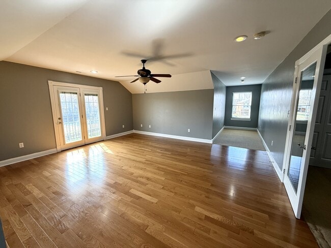 Building Photo - 98 Melrose Dr