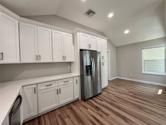Building Photo - 1703 Windy Knoll Dr