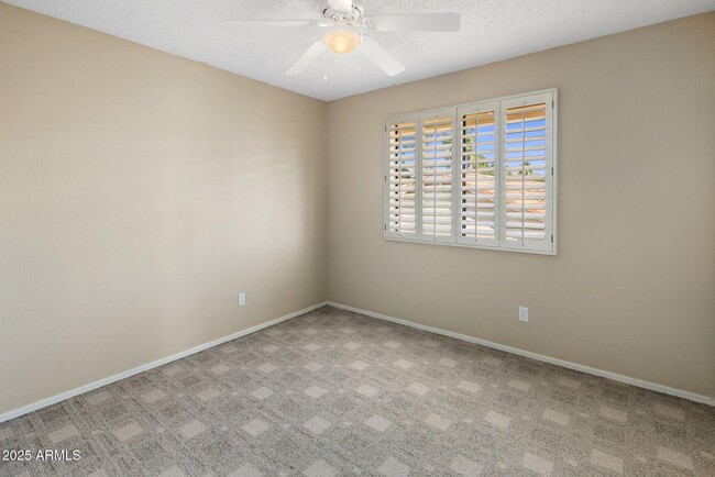 Building Photo - 9012 E Sutton Dr