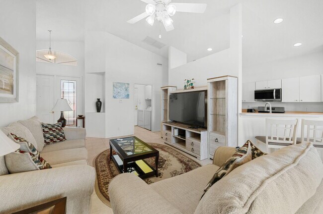 Building Photo - 364 Sunview Way