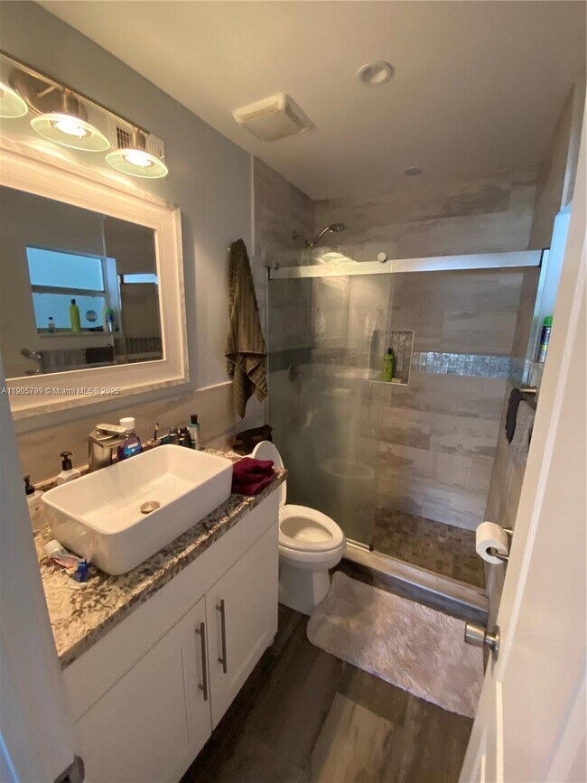 Building Photo - 8400 W Sample Rd