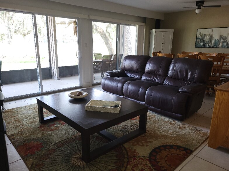Building Photo - 681 Olde Camelot Cir
