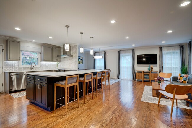 Building Photo - 3825 Brett Ln