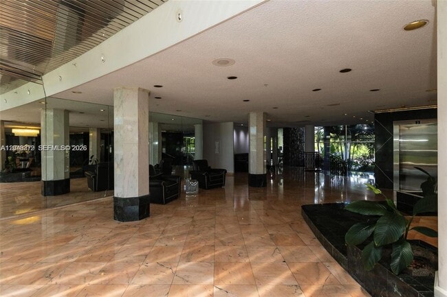 Building Photo - 900 Bay Dr