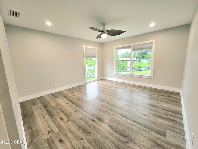 Building Photo - 7248 Shady Dr