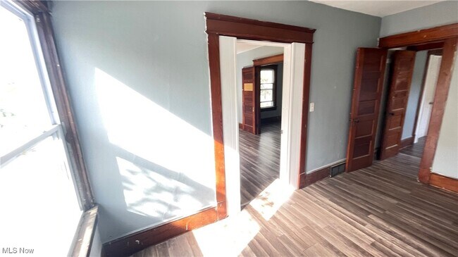 Building Photo - 4322 Bush Ave