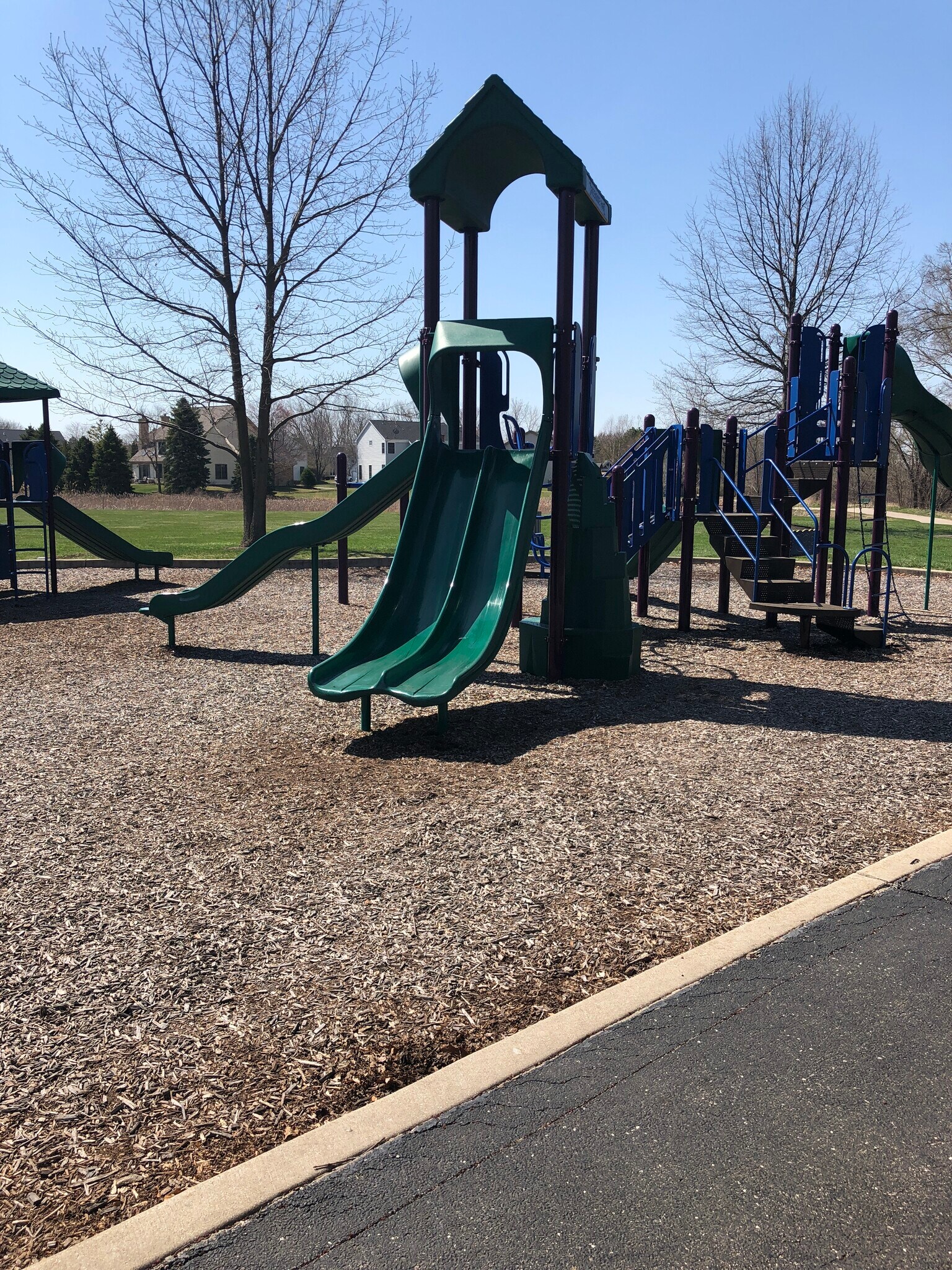 Building Photo - 660 Oriole Ct